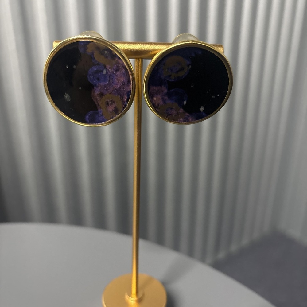 Gold Tone Reversible Round Disc Earrings Purple Floral Enamel Statement Studs - Picture 6 of 9